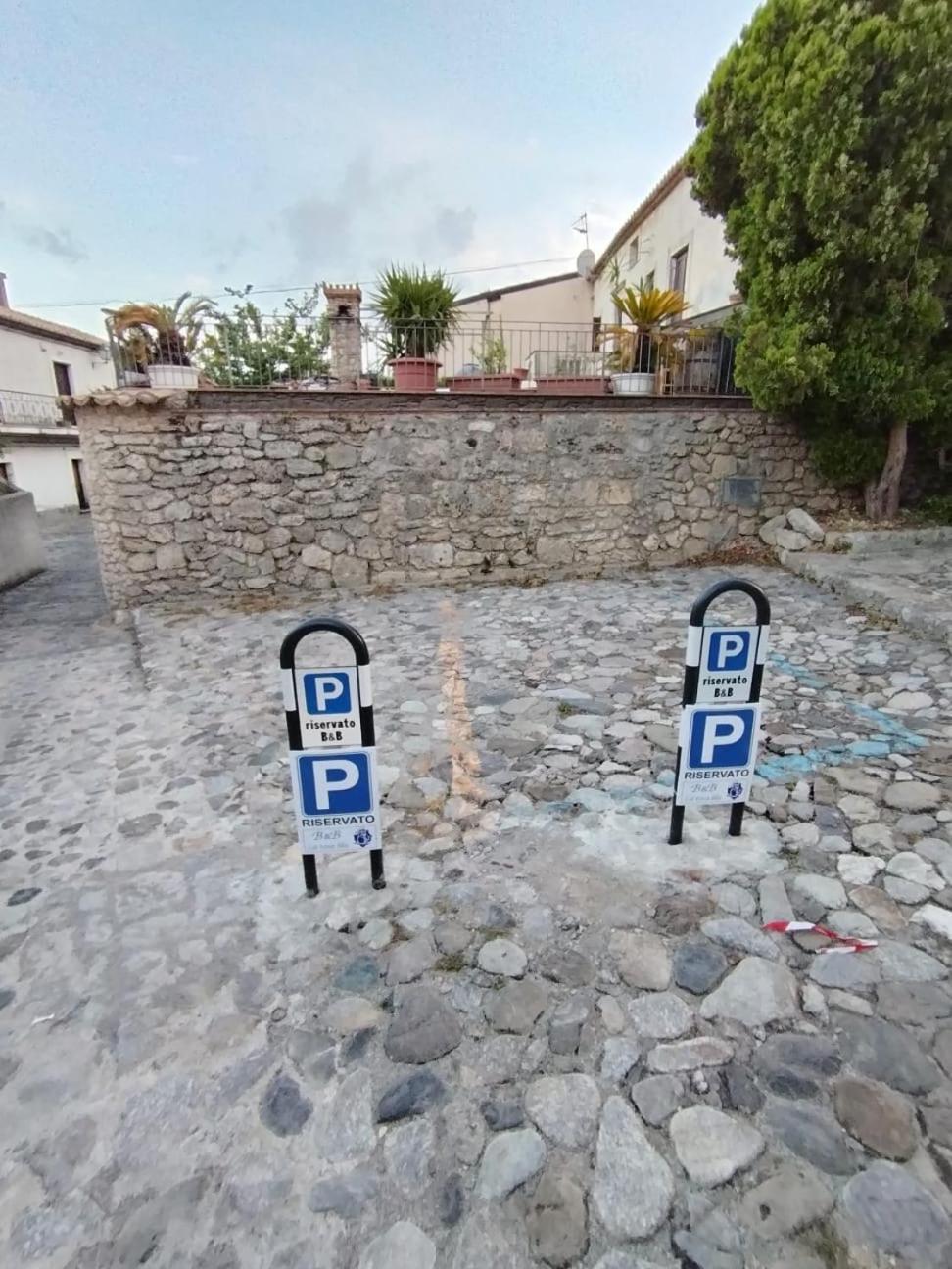 La Rosa Blu Bed and Breakfast Gerace Buitenkant foto
