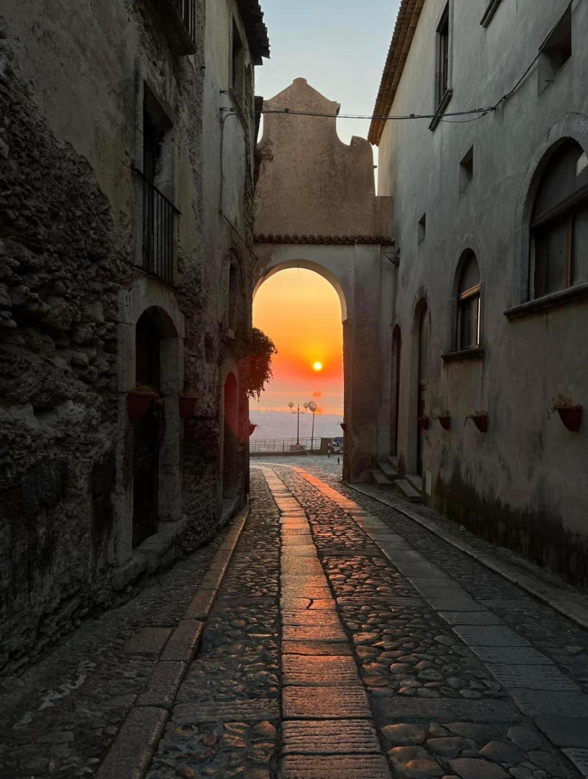 La Rosa Blu Bed and Breakfast Gerace Buitenkant foto